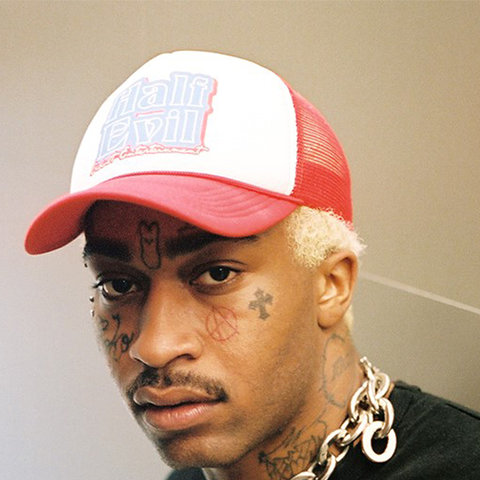 How tall is Lil Tracy?